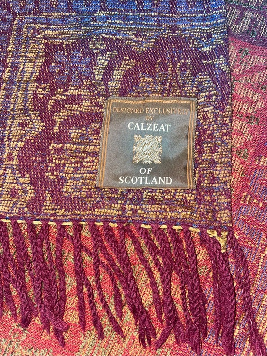 CALZEAT OF SCOTLAND Other - CALZEAT OF SCOTLAND Red and Gold Woven Fringe Throw Blanket.